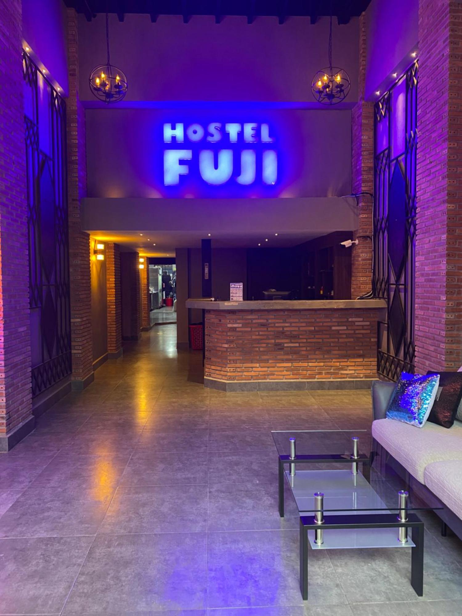 Hostel Fuji Phnom Penh Exterior photo